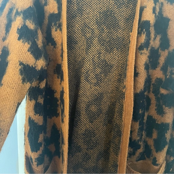 Forever 21 Leopard Print Oversized Cardigan, size L - Picture 7 of 7